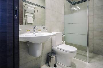 Фото номера Стандартный двухместный номер с 1 кроватью или 2 отдельными кроватями - Корпус Гермес Гостиница Песочная Бухта г. Севастополь 4